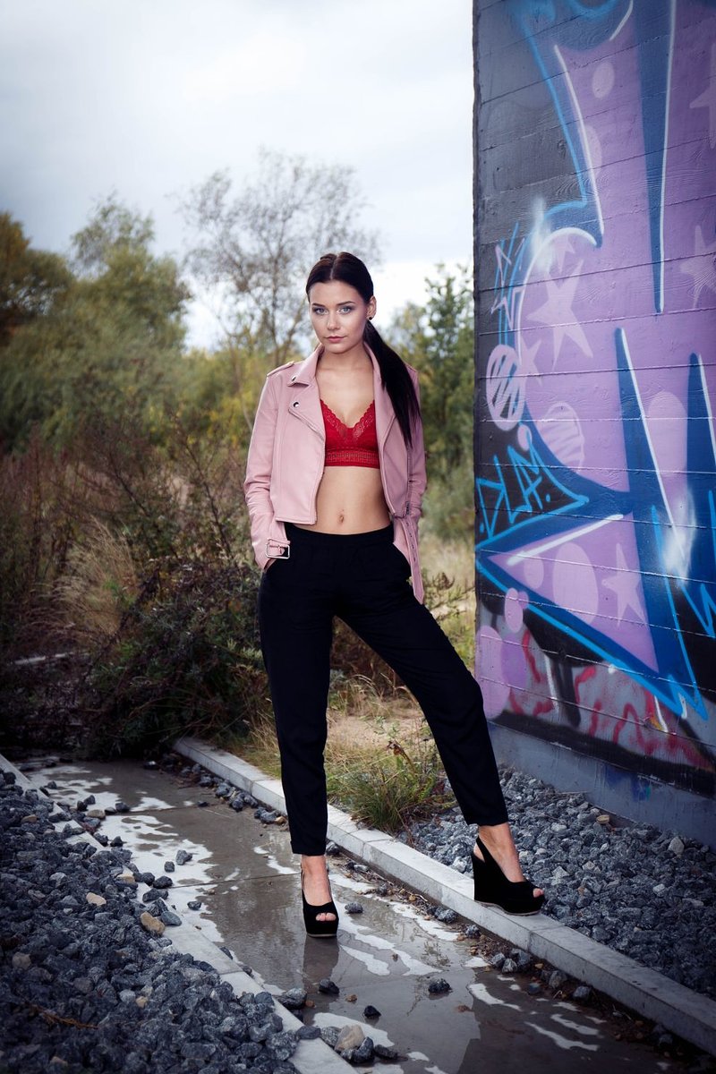 Эверестка, 21 год, 10 размер груди